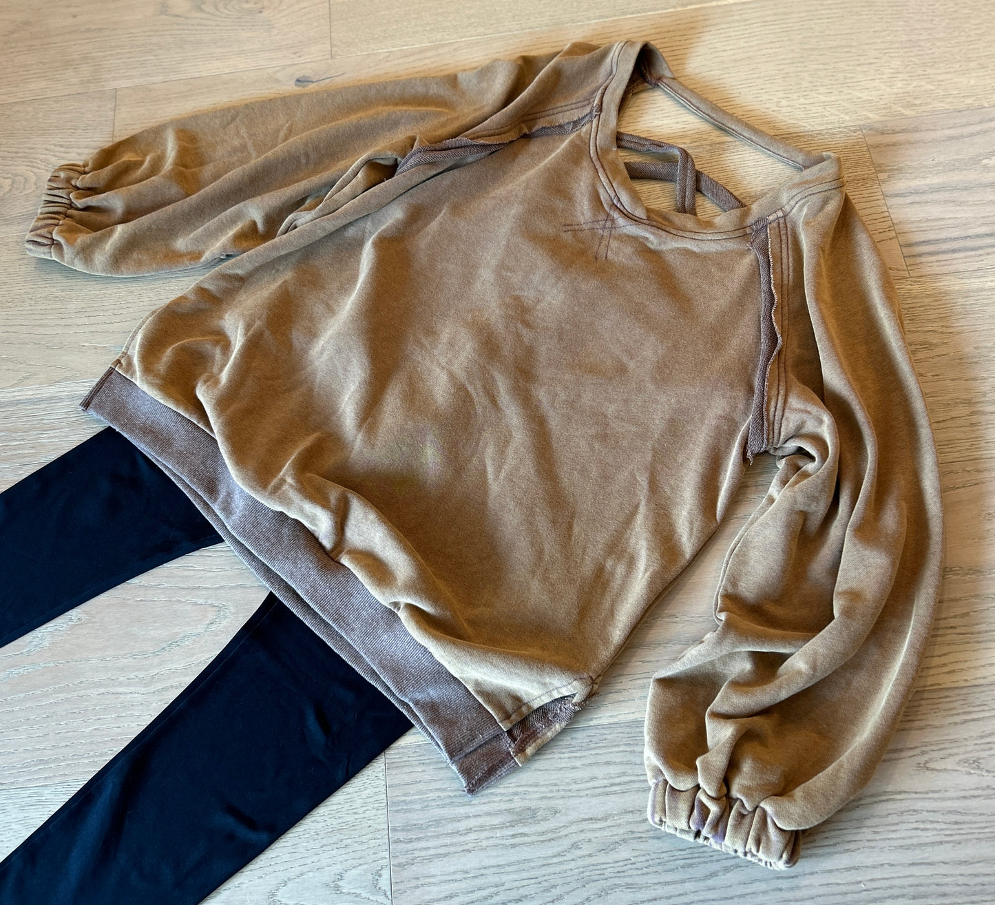 Oversized Sweatshirt Criss-Cross Back