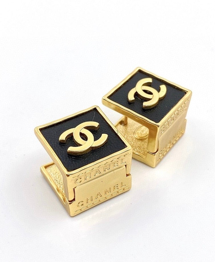 @ Adorments