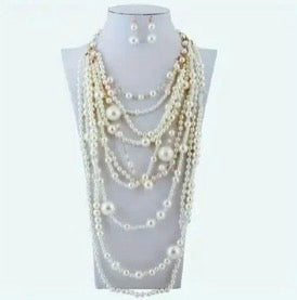 Pearl and Gold Chain Necklace
