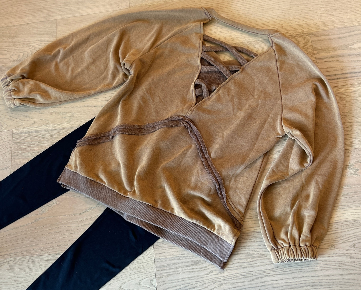 Oversized Sweatshirt Criss-Cross Back